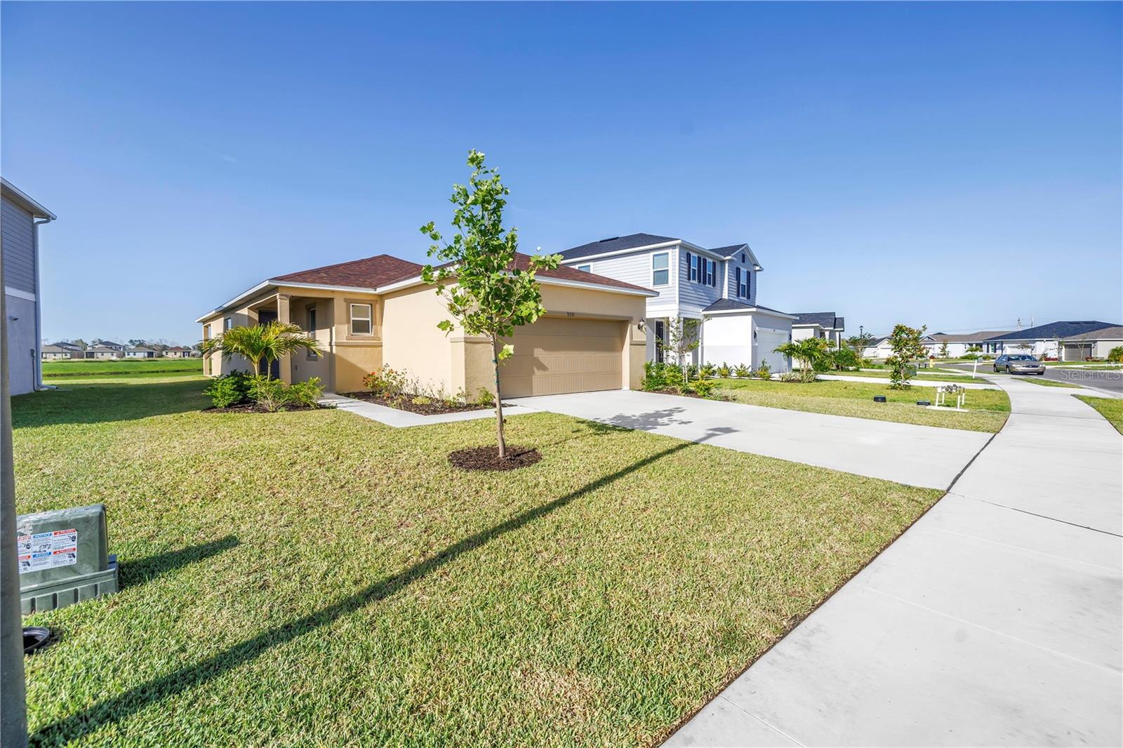 9335 SANDY BLUFFS CIRCLE
