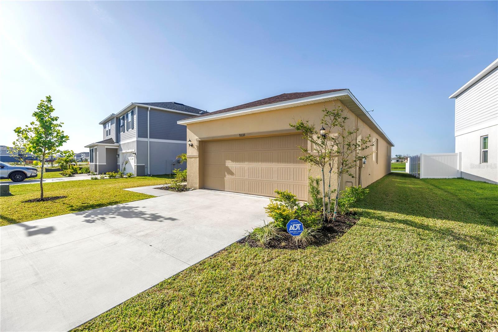 9335 SANDY BLUFFS CIRCLE