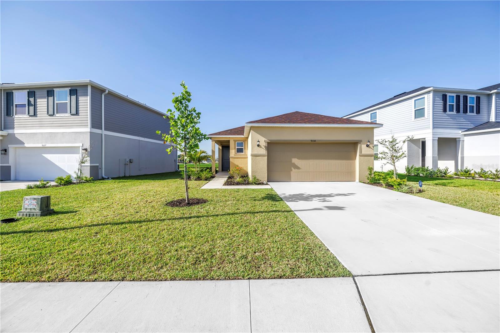 9335 SANDY BLUFFS CIRCLE