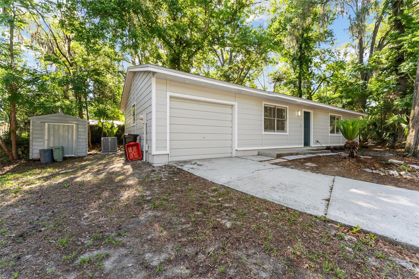 OAKS OF KANAPAHA - Residential
