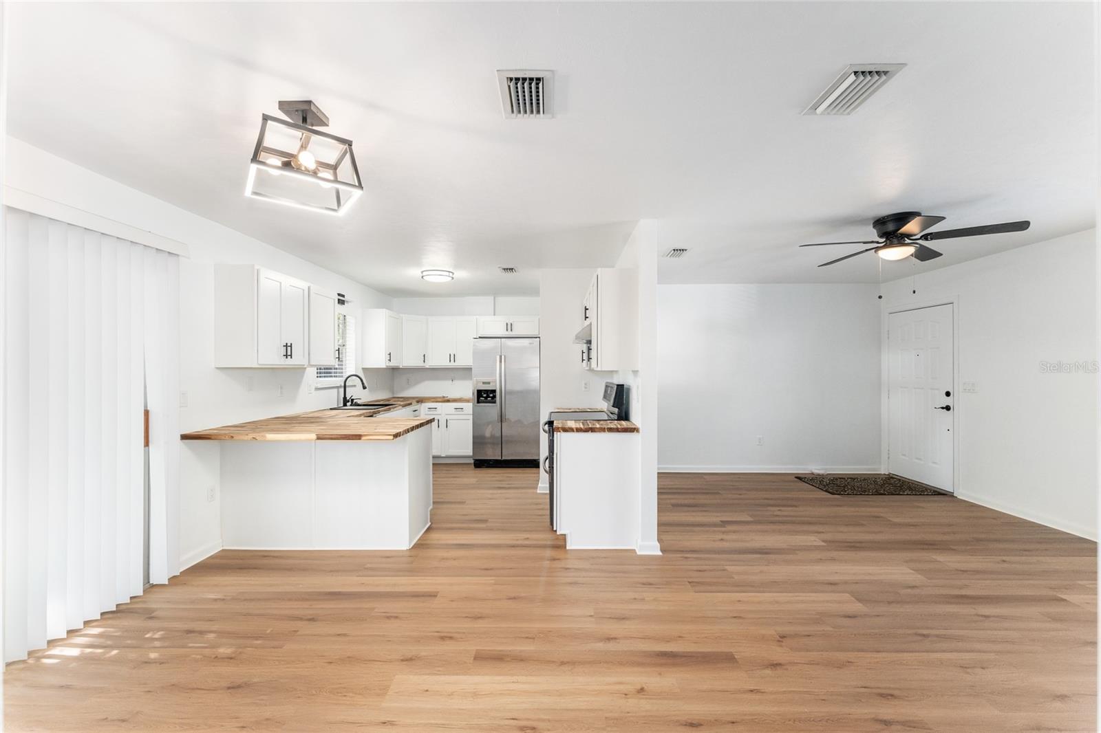 OAKS OF KANAPAHA - Residential