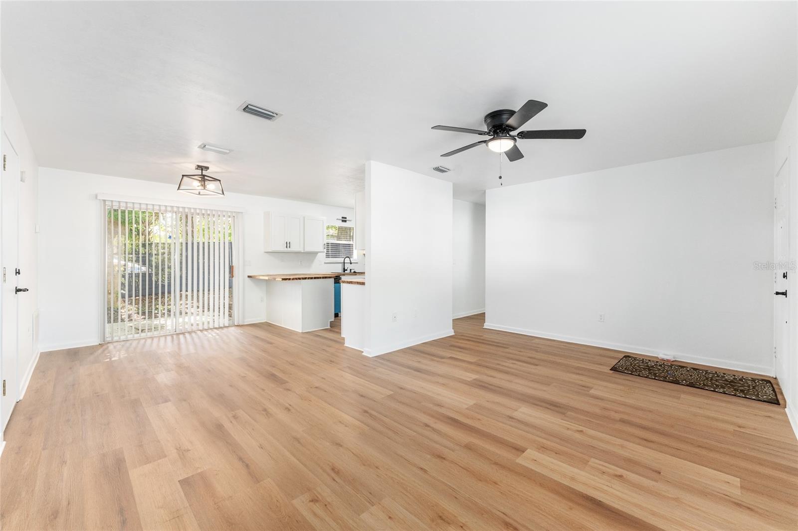 OAKS OF KANAPAHA - Residential