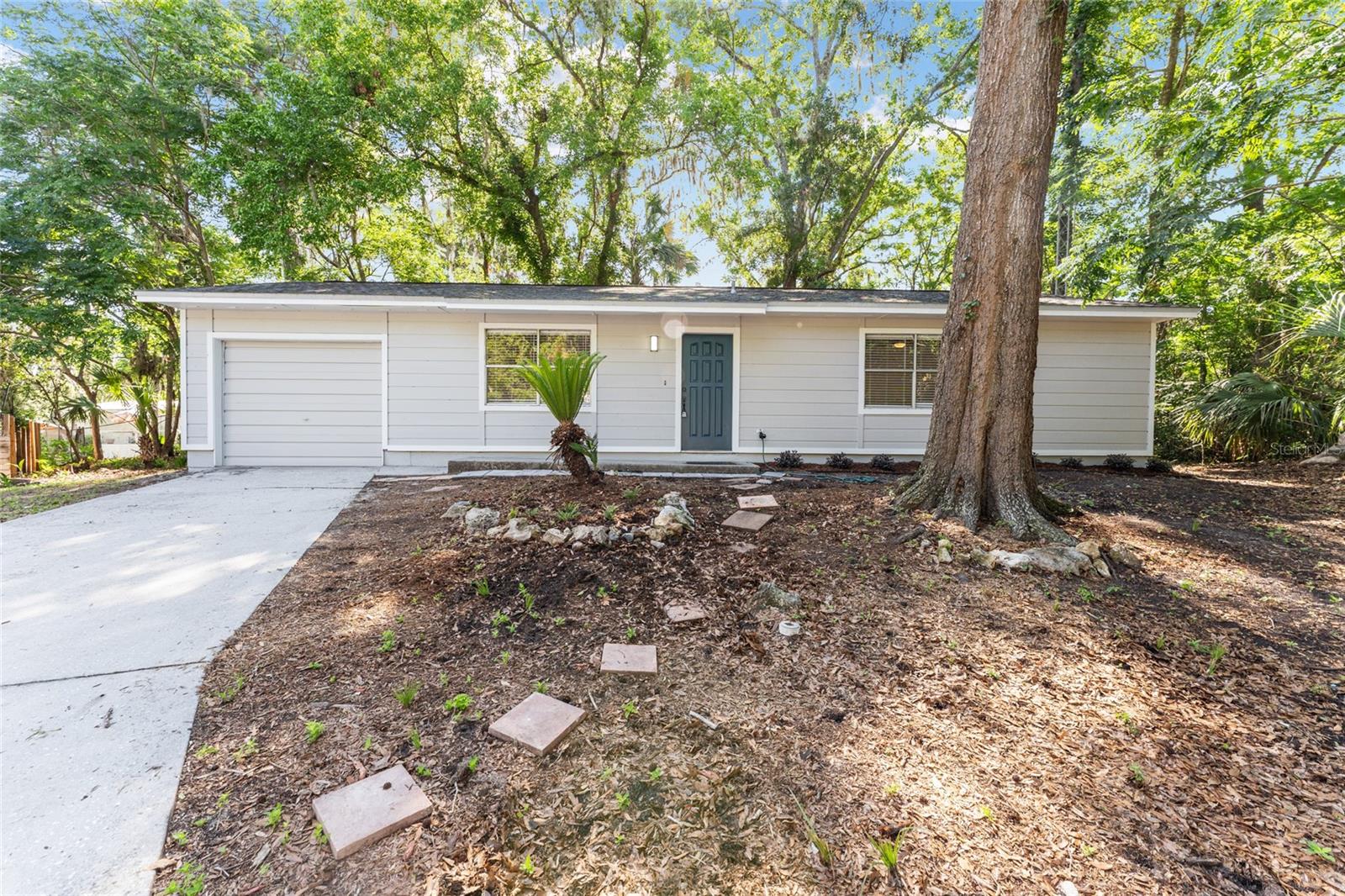 OAKS OF KANAPAHA - Residential