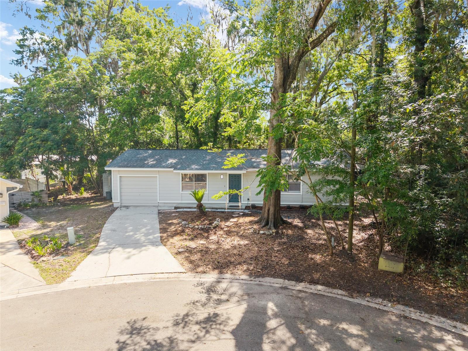 OAKS OF KANAPAHA - Residential