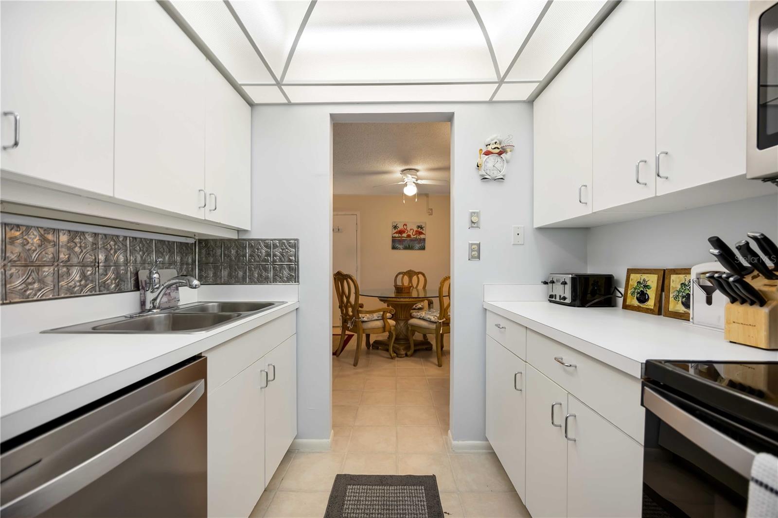 WHITE SANDS VILLAGE - Residential