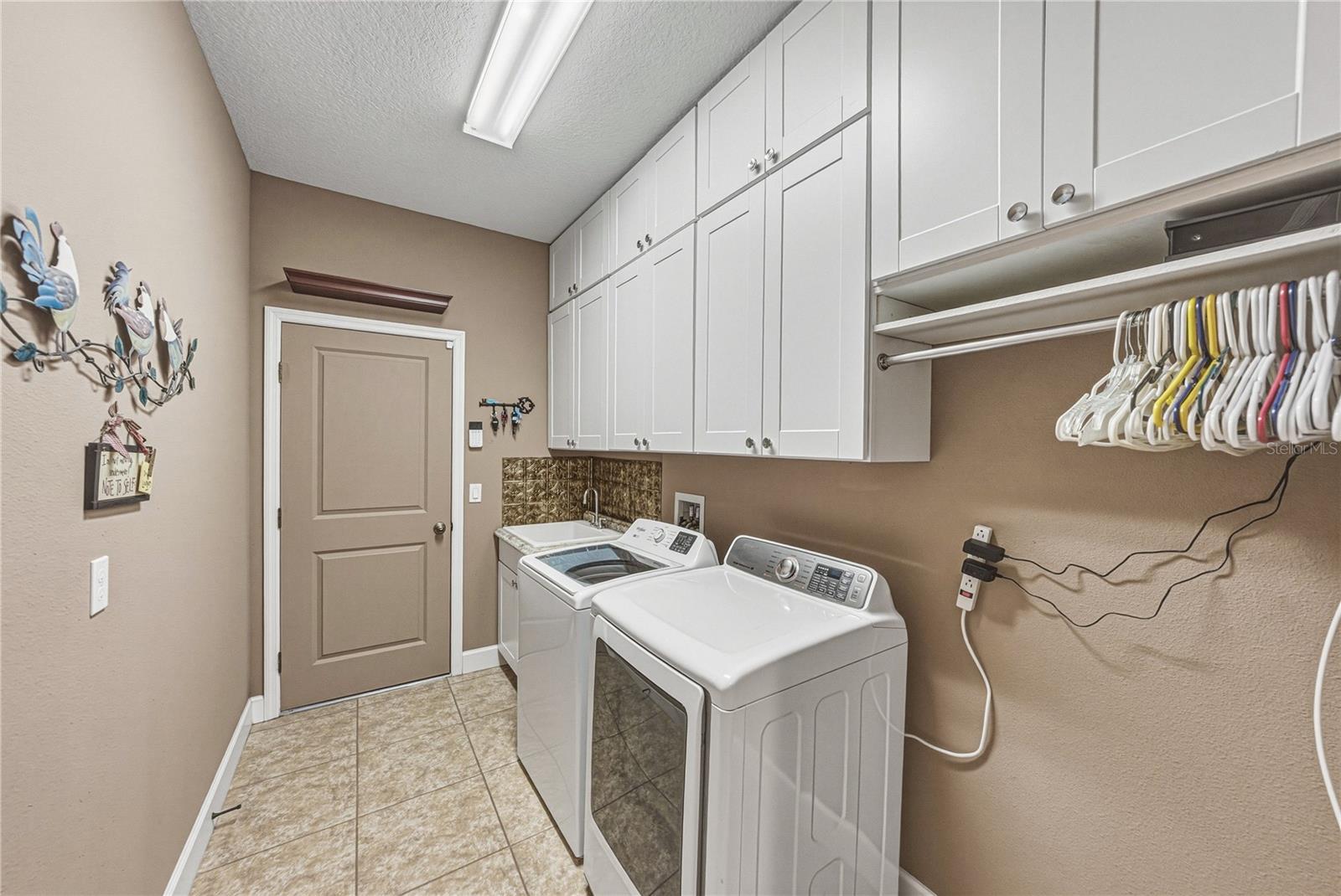 WALDEN POINTE - Residential