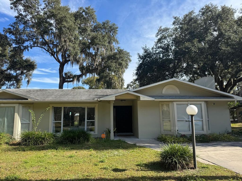 Photo of 581 Woodlawn Terrace, Kissimmee, FL 34744 (MLS # S5140978)