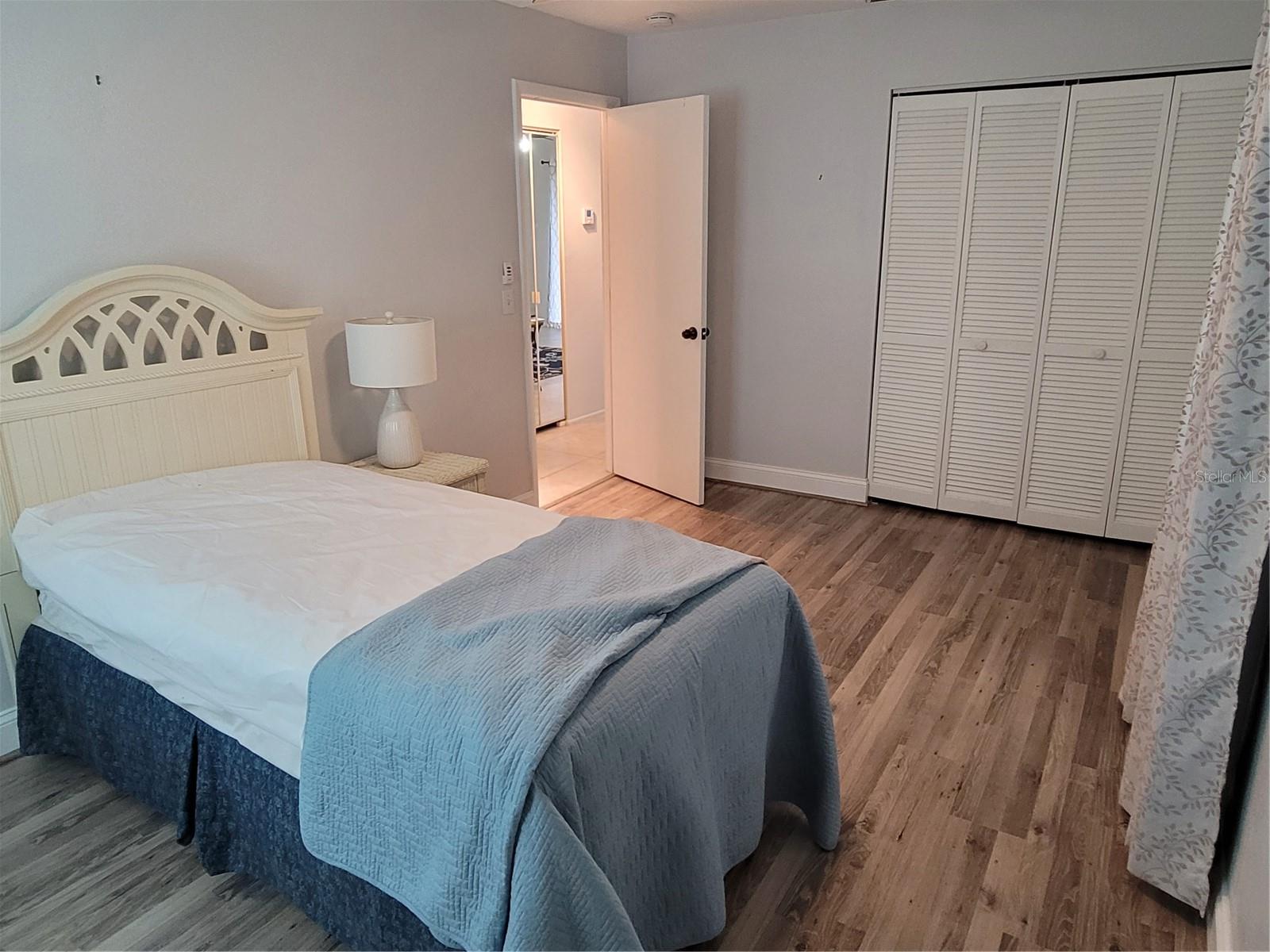 WATERWAYS PH 01 - Residential Lease