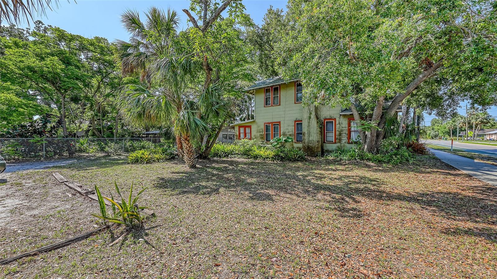 PALM GROVE - Residential