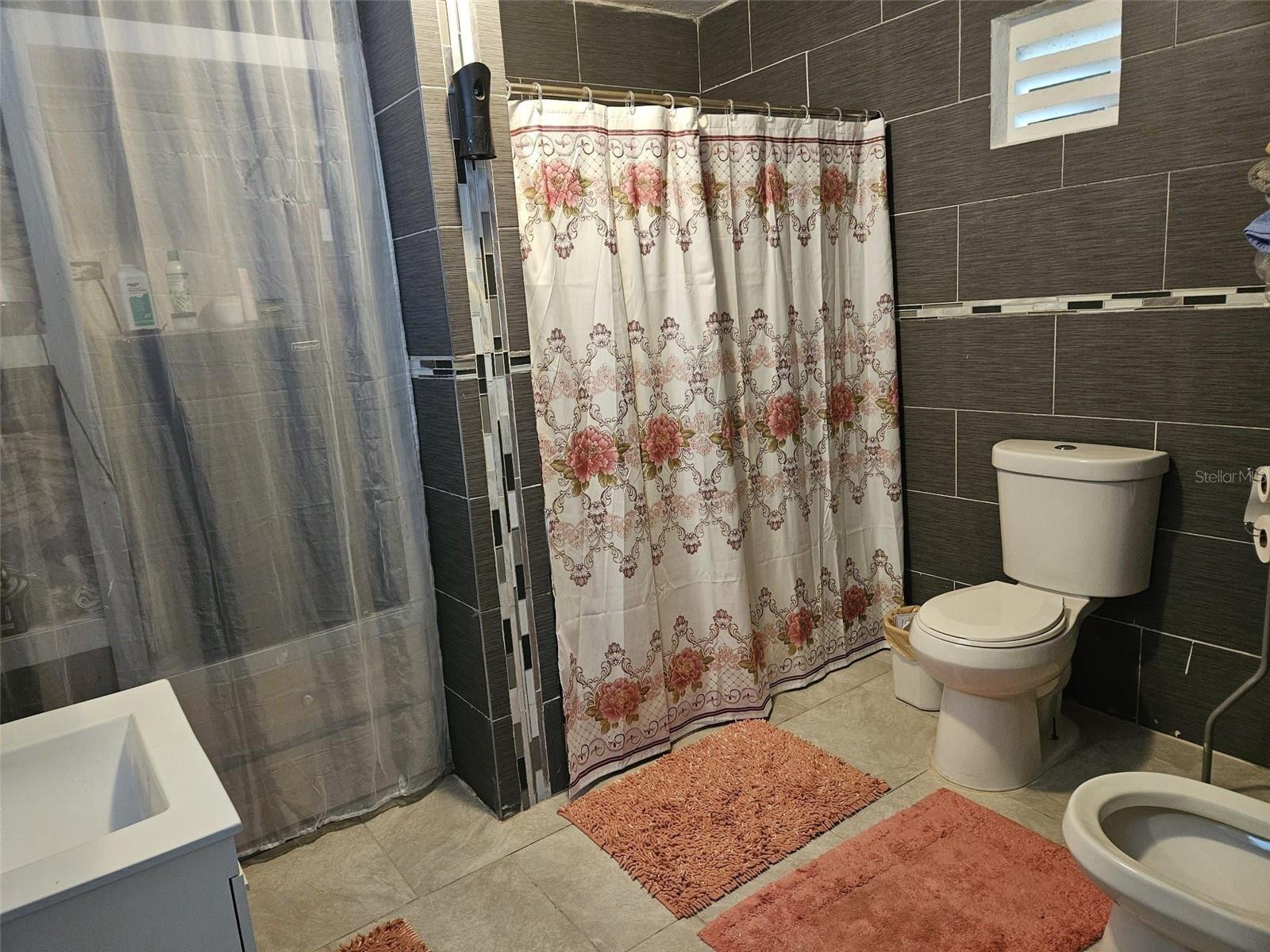 URB ATENAS - Residential Income