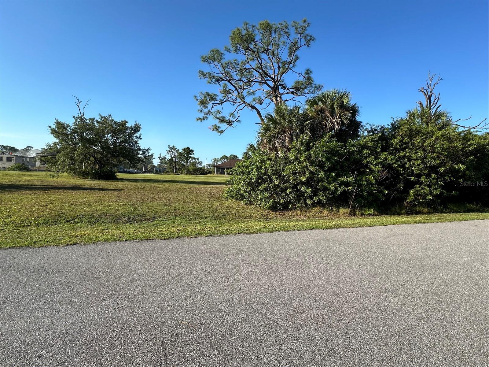 RIVERBEND ESTATES - Land
