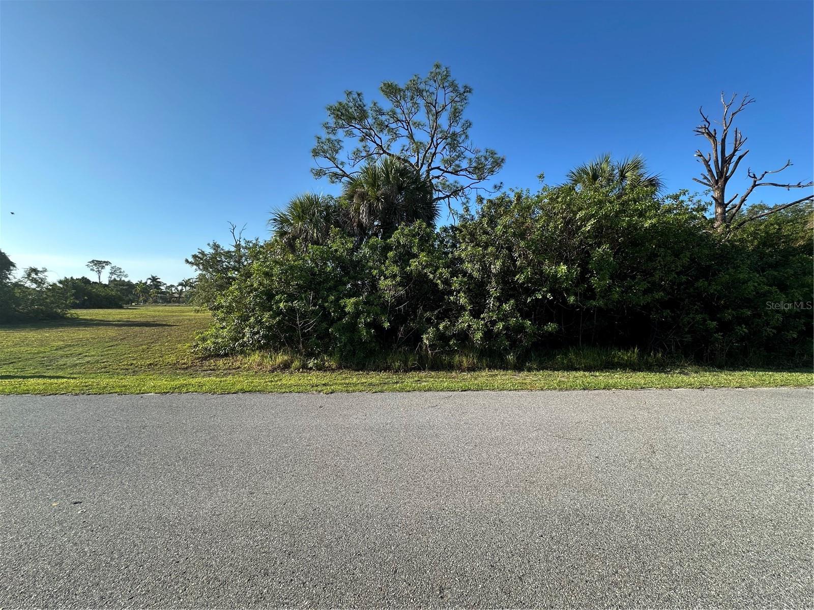 RIVERBEND ESTATES - Land