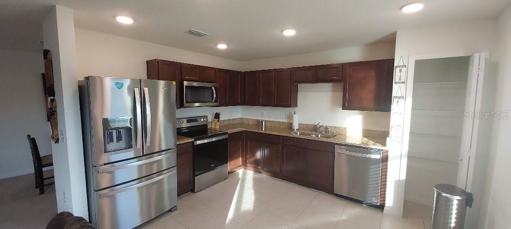 ALFORD OAKS - Residential