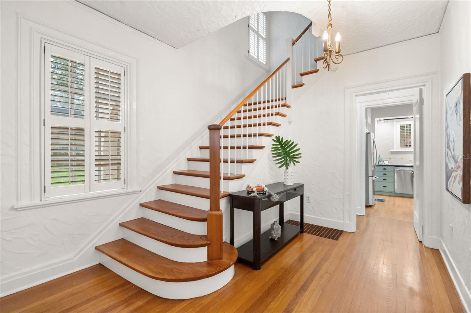 732 EDGEWATER DRIVE