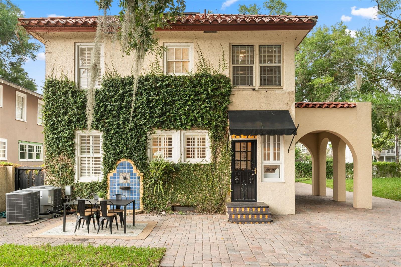 732 EDGEWATER DRIVE