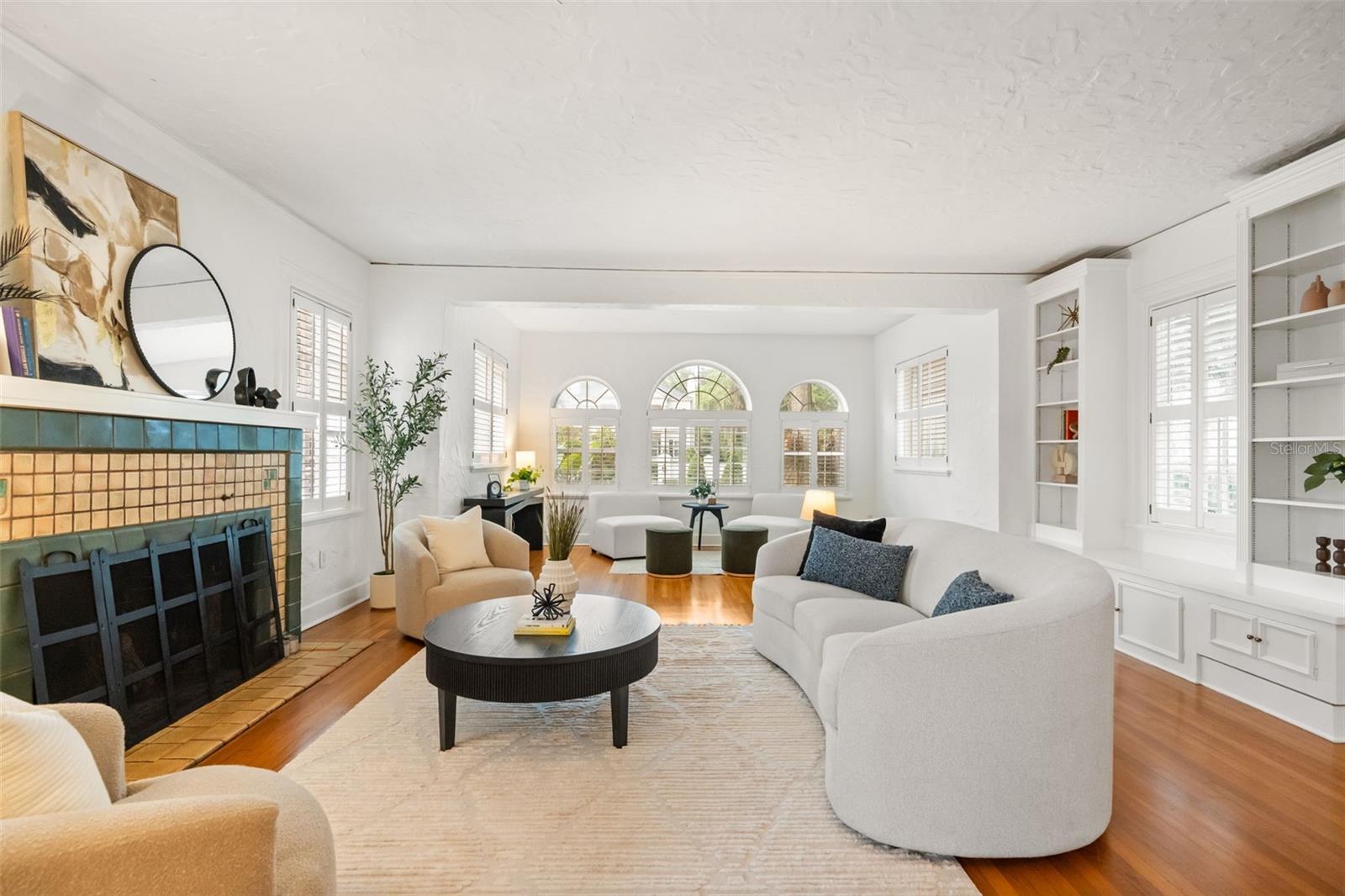 732 EDGEWATER DRIVE