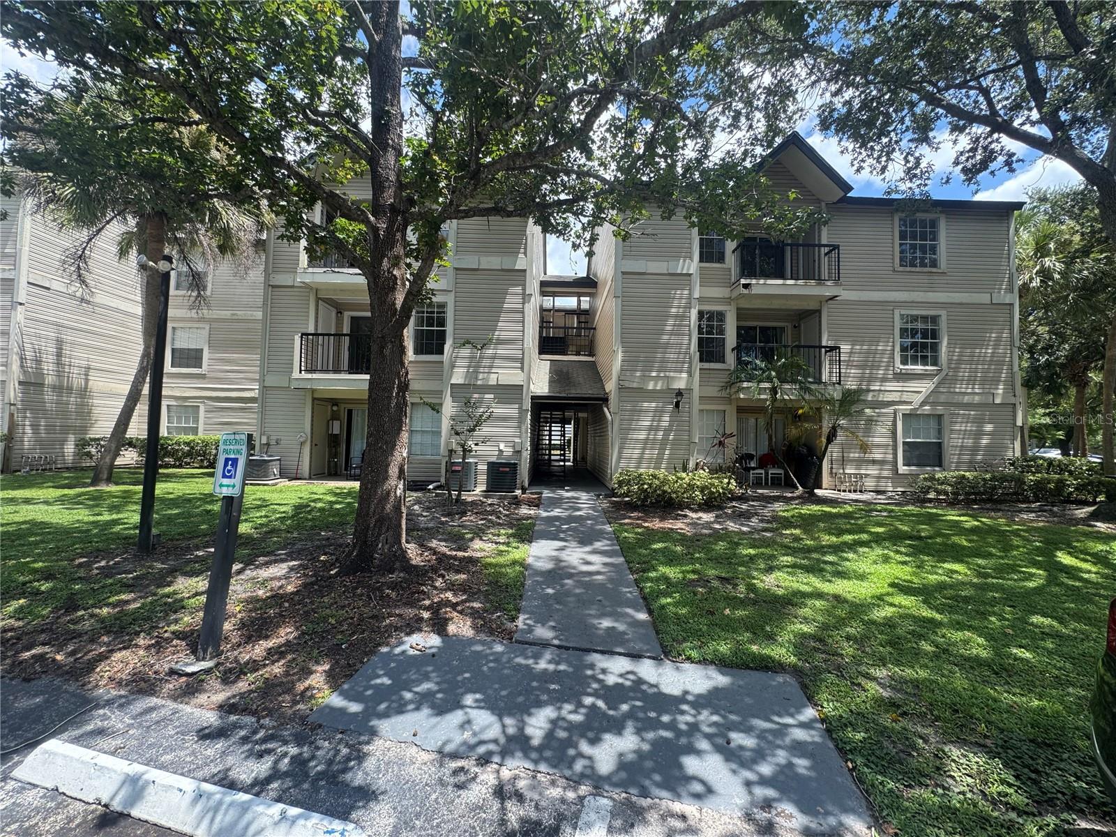Investor or Homebuyer Opportunity – Turnkey 3/2 Condo!
Spacious 3-bedroom, 2-bath condo ready for its new owner. Whether you’re an investor seeking strong rental potential or a homebuyer looking for an affordable option in Orlando, this property is move-in ready and offers incredible value.
Located just minutes from The Mall at Millenia and with quick access to I-4 and major highways, the community provides convenience, accessibility, and strong rental demand. Exterior maintenance is included, making ownership low-stress and hassle-free.
Vacant and easy to show, don’t miss this chance to secure a property in one of Orlando’s most sought-after areas. Priced to sell quickly!