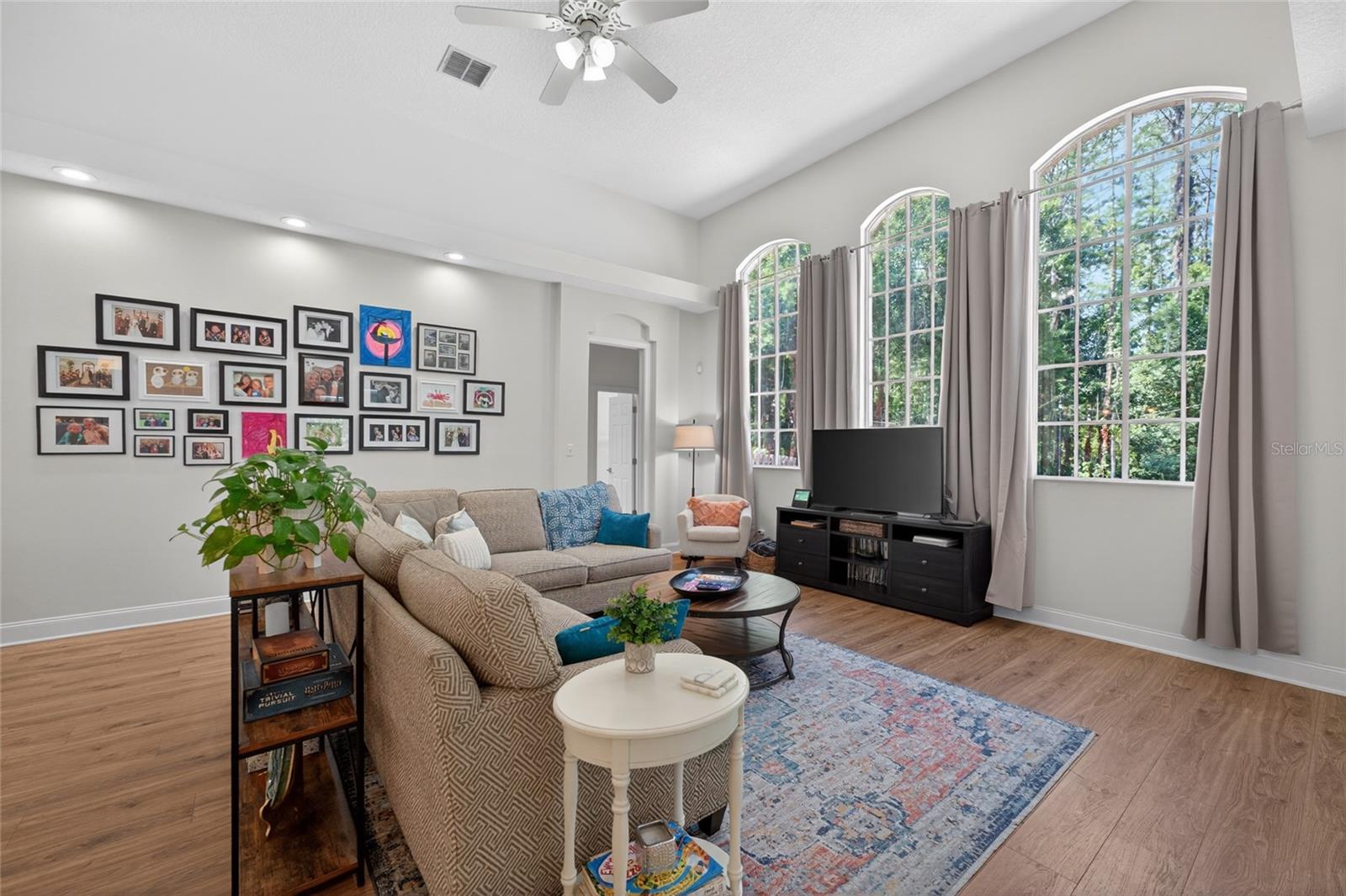 8712 TANTALLON CIRCLE