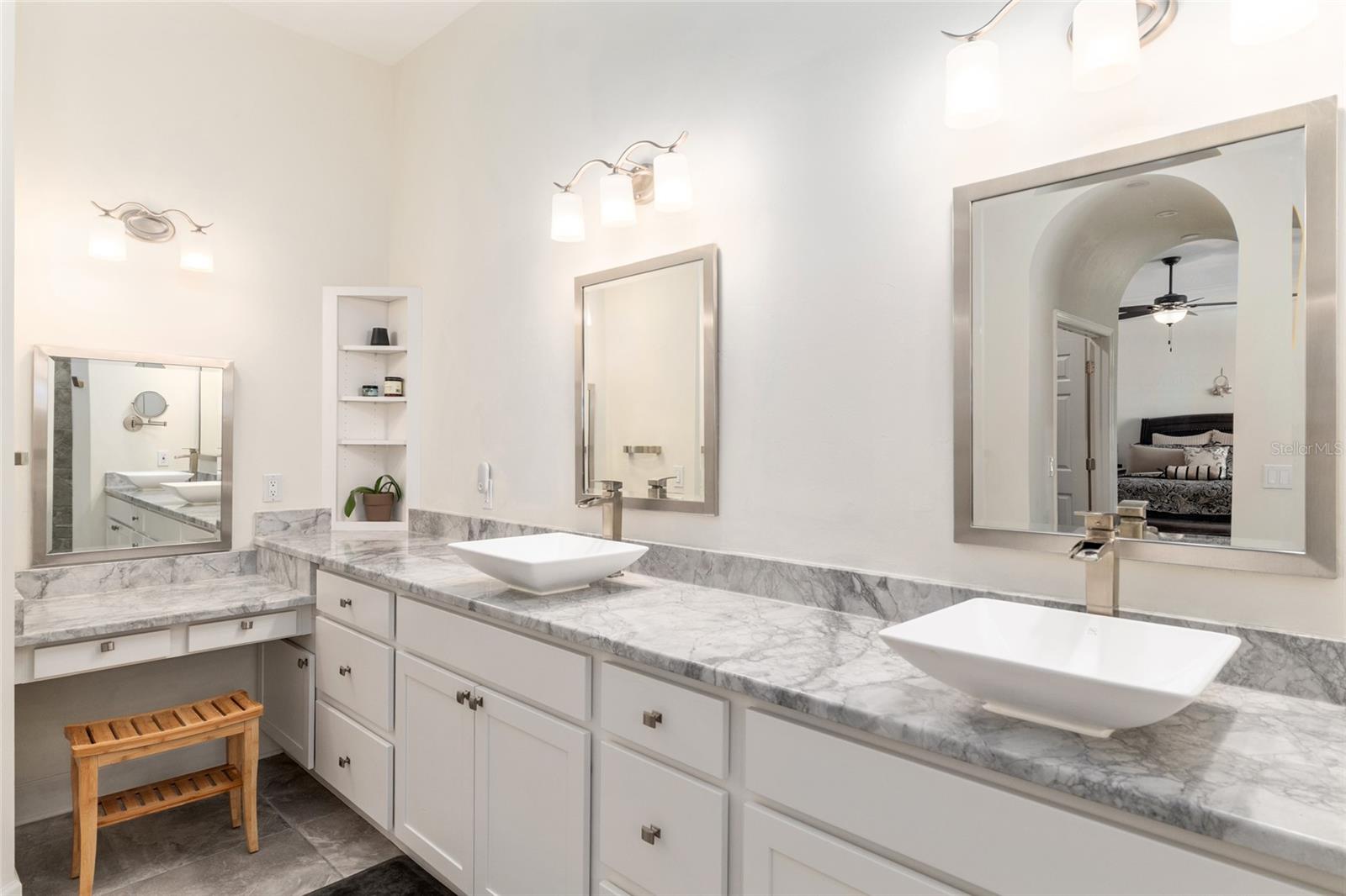 ABBEY GLEN - Residential