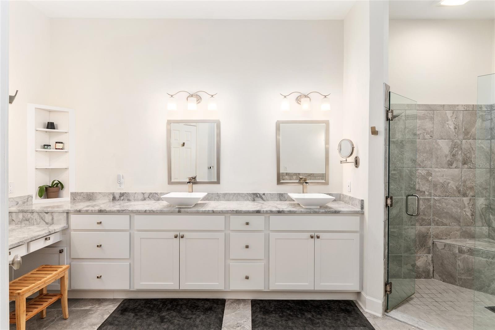 ABBEY GLEN - Residential