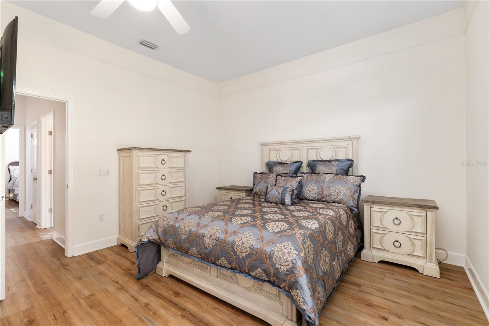 ABBEY GLEN - Residential