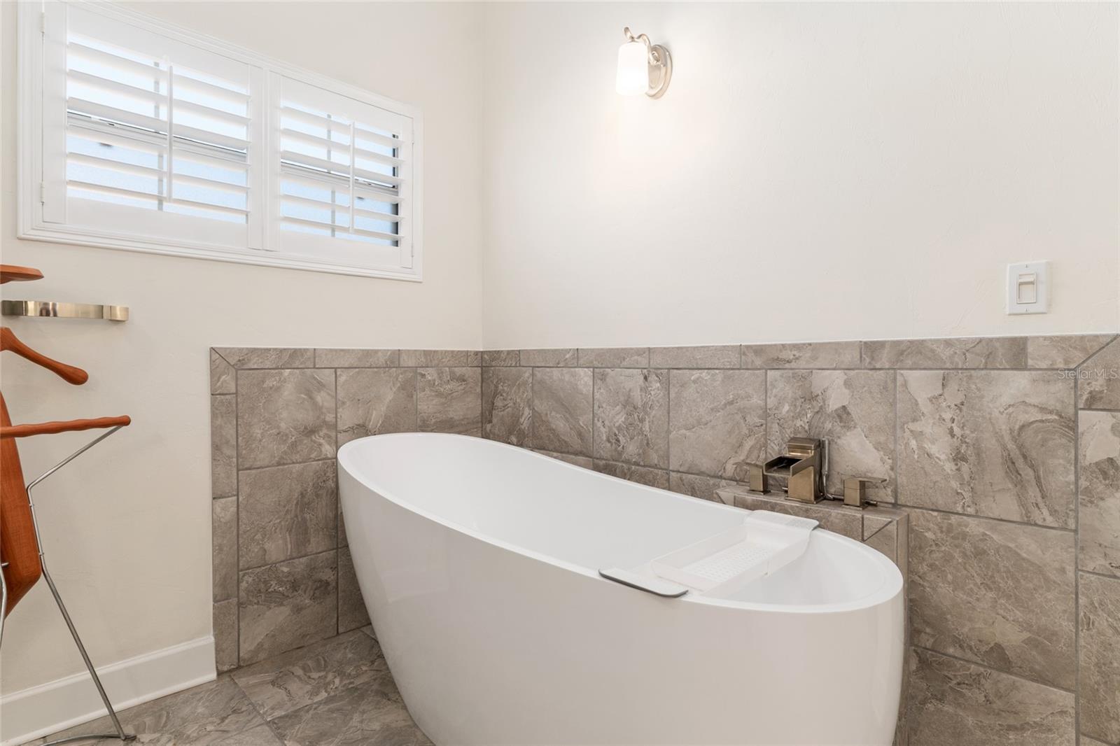 ABBEY GLEN - Residential