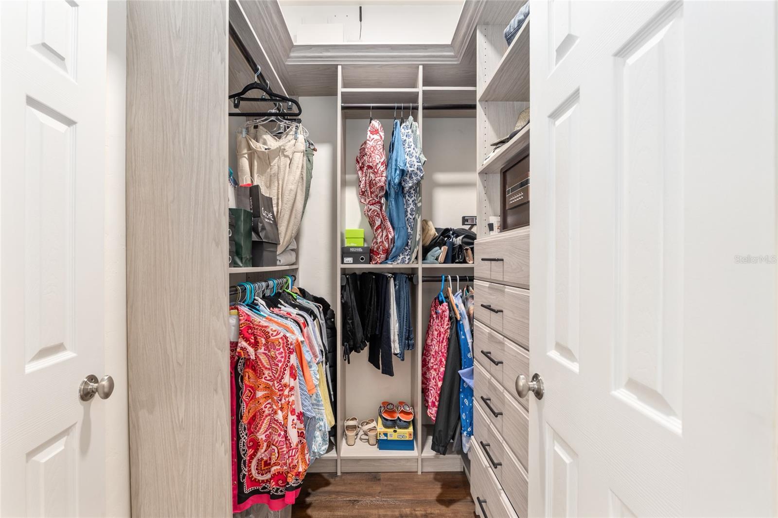 ABBEY GLEN - Residential