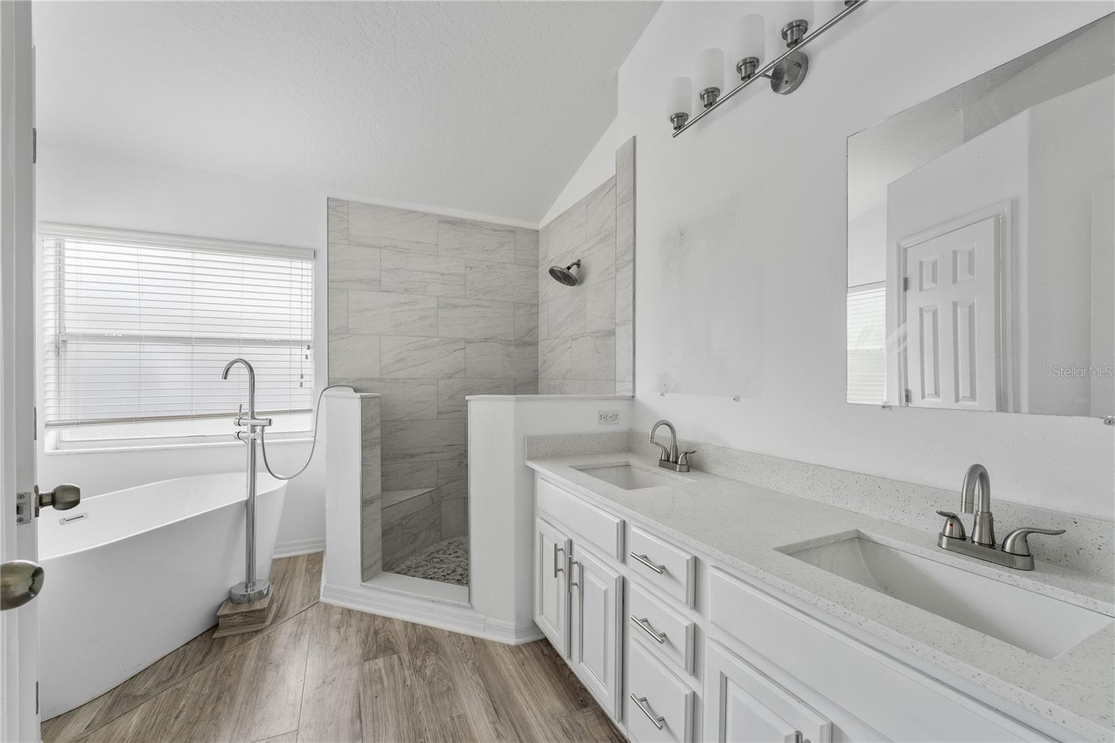 ARBOR RIDGE UNIT 02 - Residential