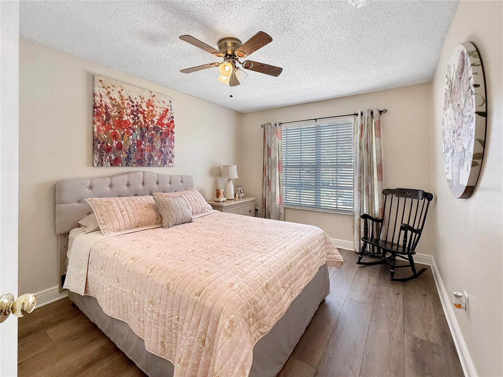 OAKS 2 THE - Residential