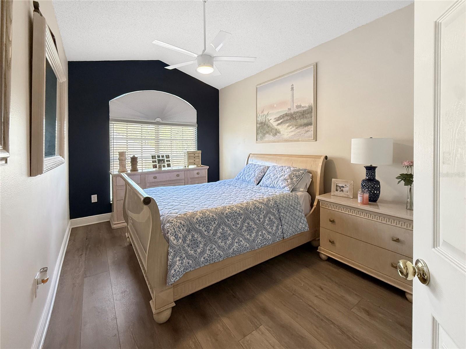 OAKS 2 THE - Residential