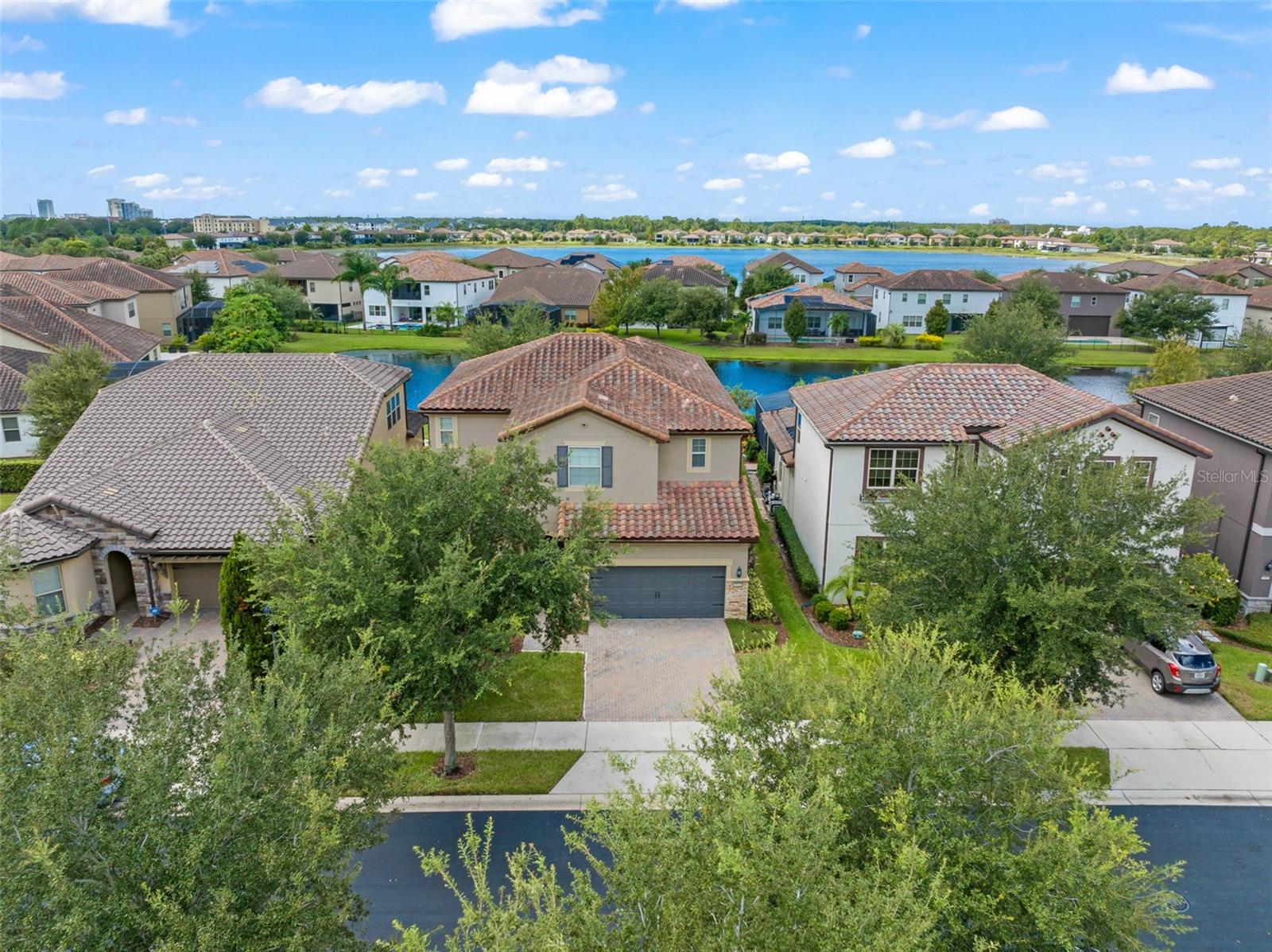 10814 CITRON OAKS DRIVE