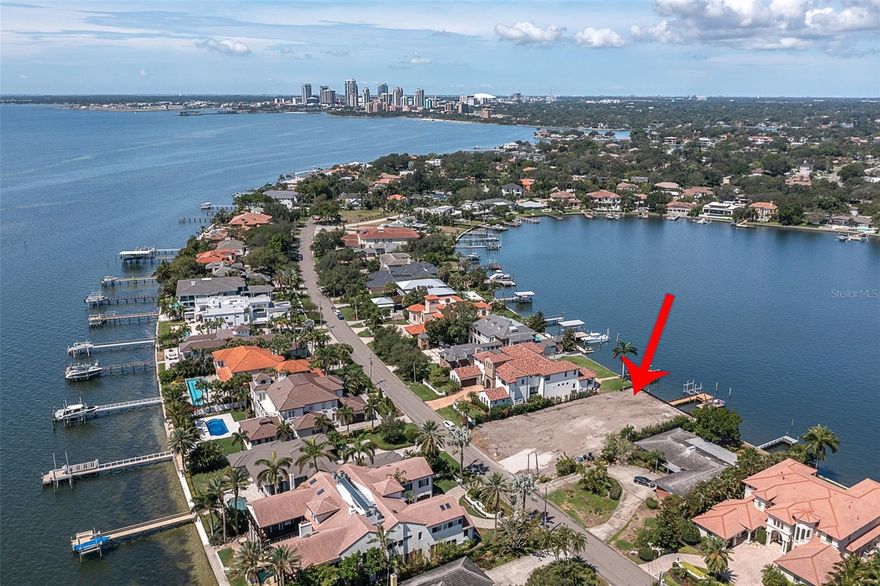 Waterfront Brightwaters Blvd Vacant lot! Available for you to build your dream home.  Location location location! Walk to downtown St. Petersburg, restaurants, museums and events!