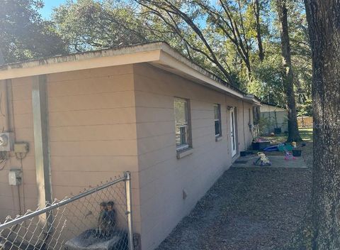 A home in NEWBERRY