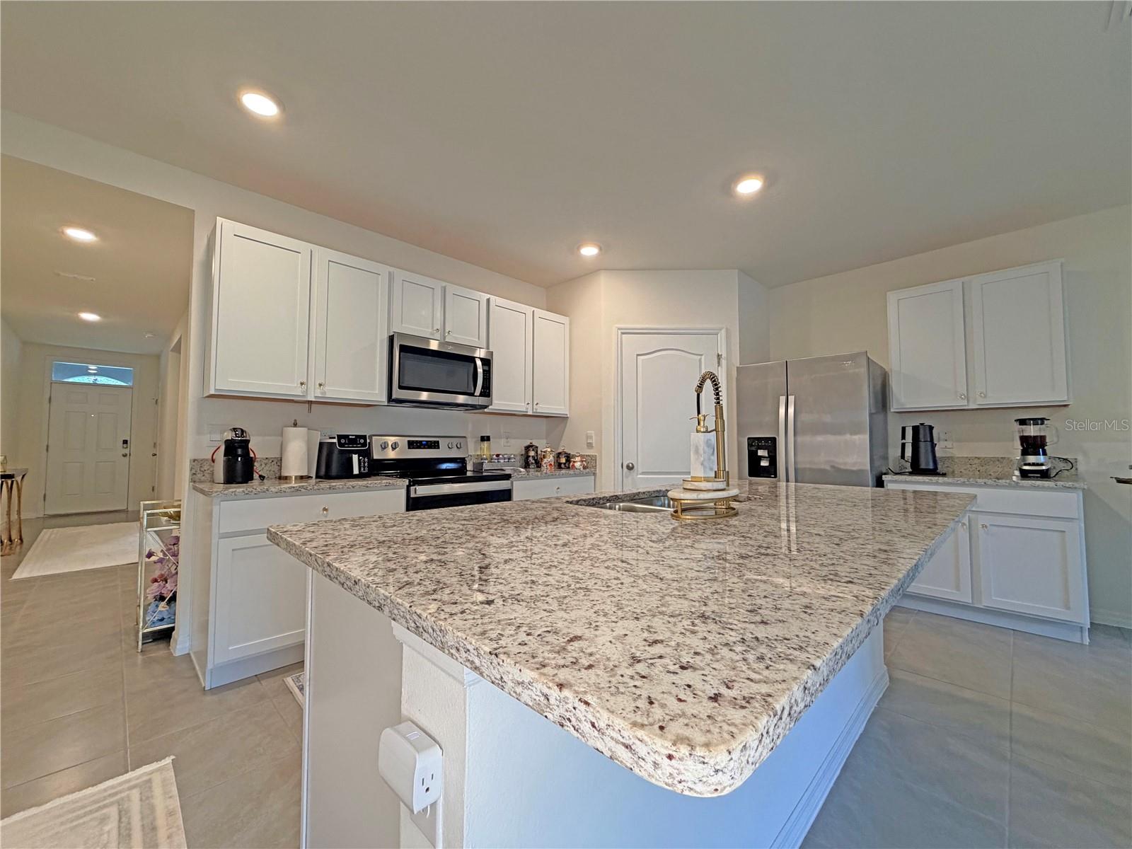 DELTONA LAKES UNIT 33 - Residential Lease