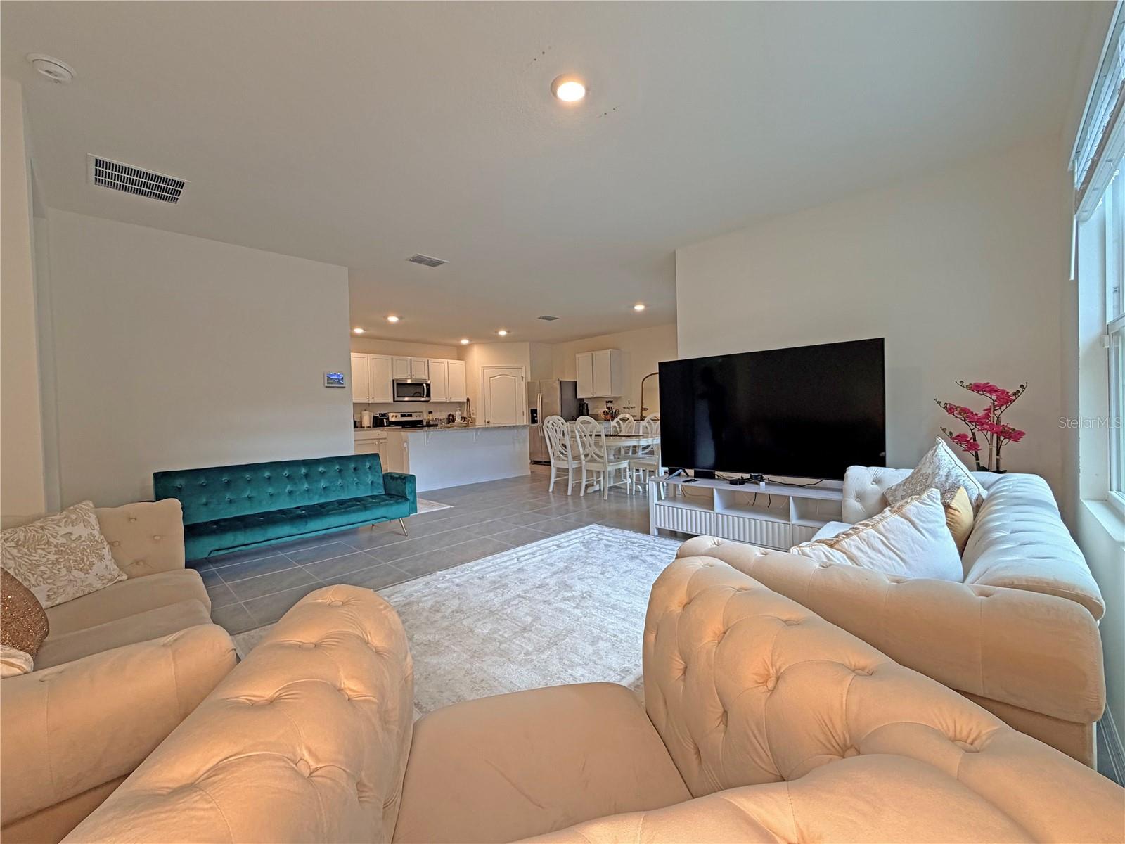 DELTONA LAKES UNIT 33 - Residential Lease