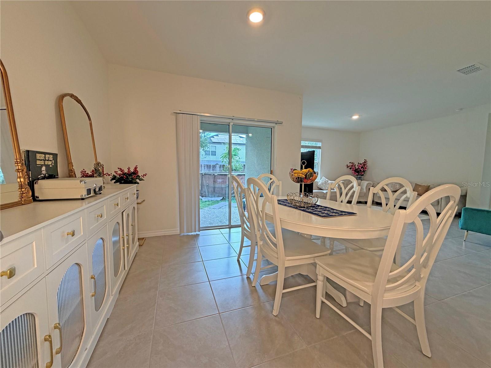 DELTONA LAKES UNIT 33 - Residential Lease