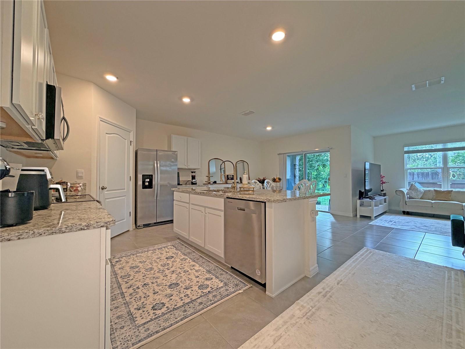 DELTONA LAKES UNIT 33 - Residential Lease