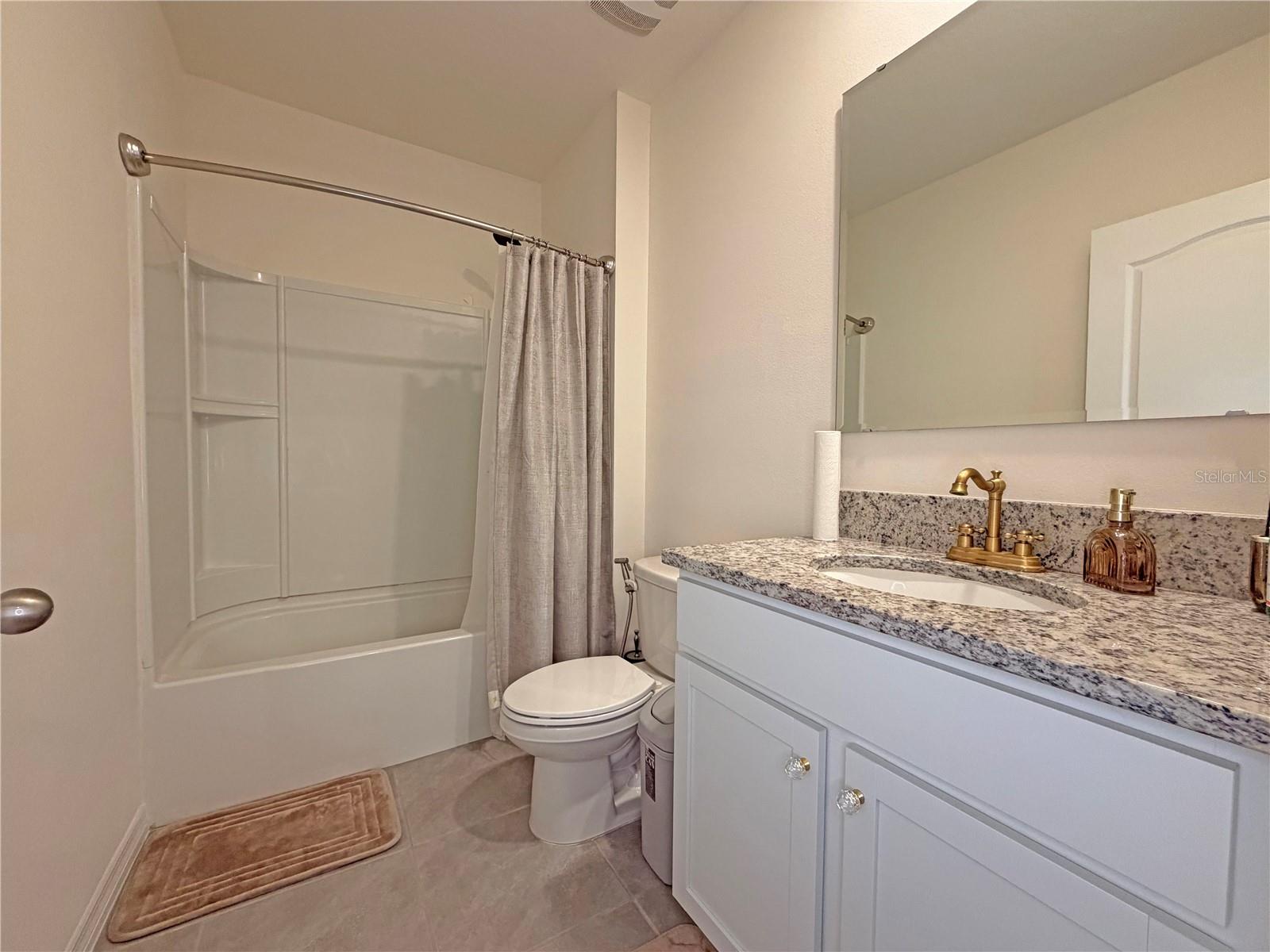 DELTONA LAKES UNIT 33 - Residential Lease