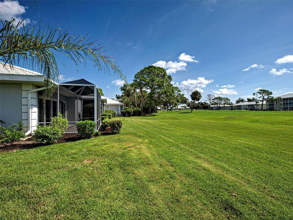 Photo of 236 Cerromar Way S #40, Venice, FL 34293 (MLS # N6140306)