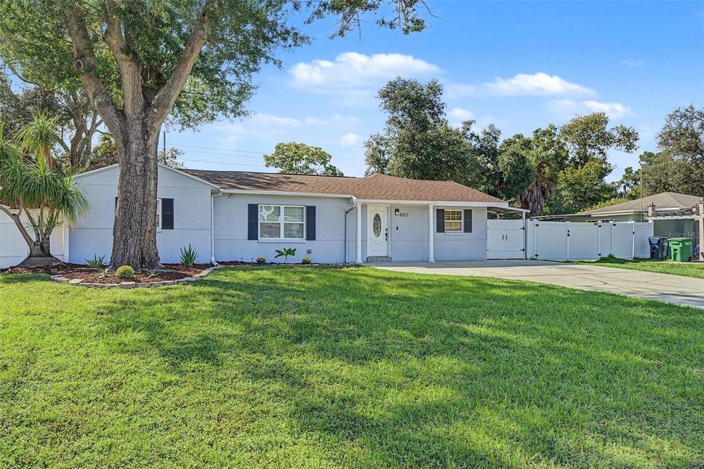 Photo of 4317 S Hale Avenue, Tampa, FL 33611 (MLS # TB8558084)
