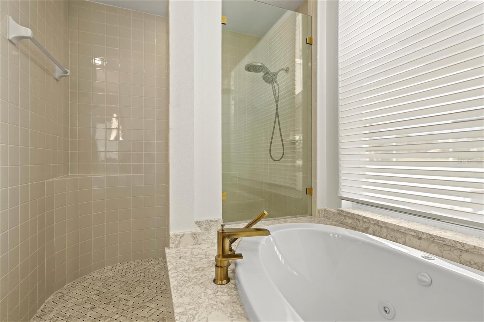 UNIVERSITY PARK COUNTRY CLUB - Residential