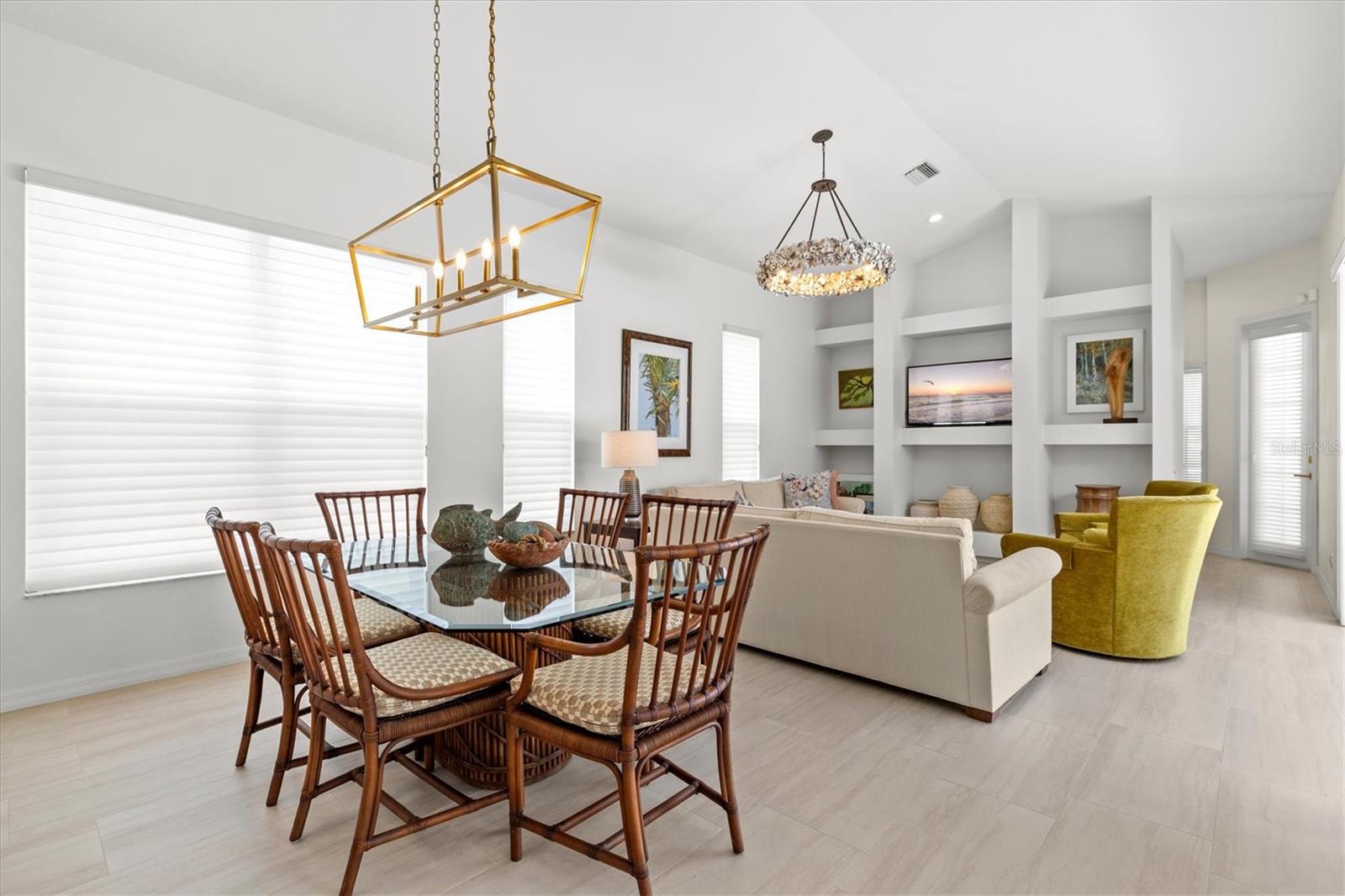 UNIVERSITY PARK COUNTRY CLUB - Residential