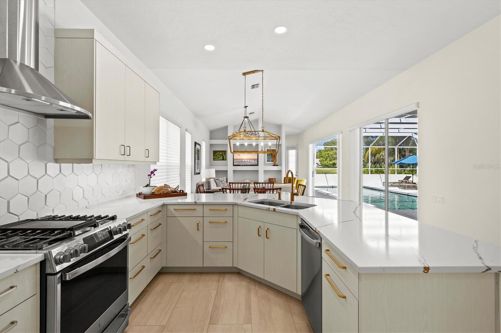 UNIVERSITY PARK COUNTRY CLUB - Residential