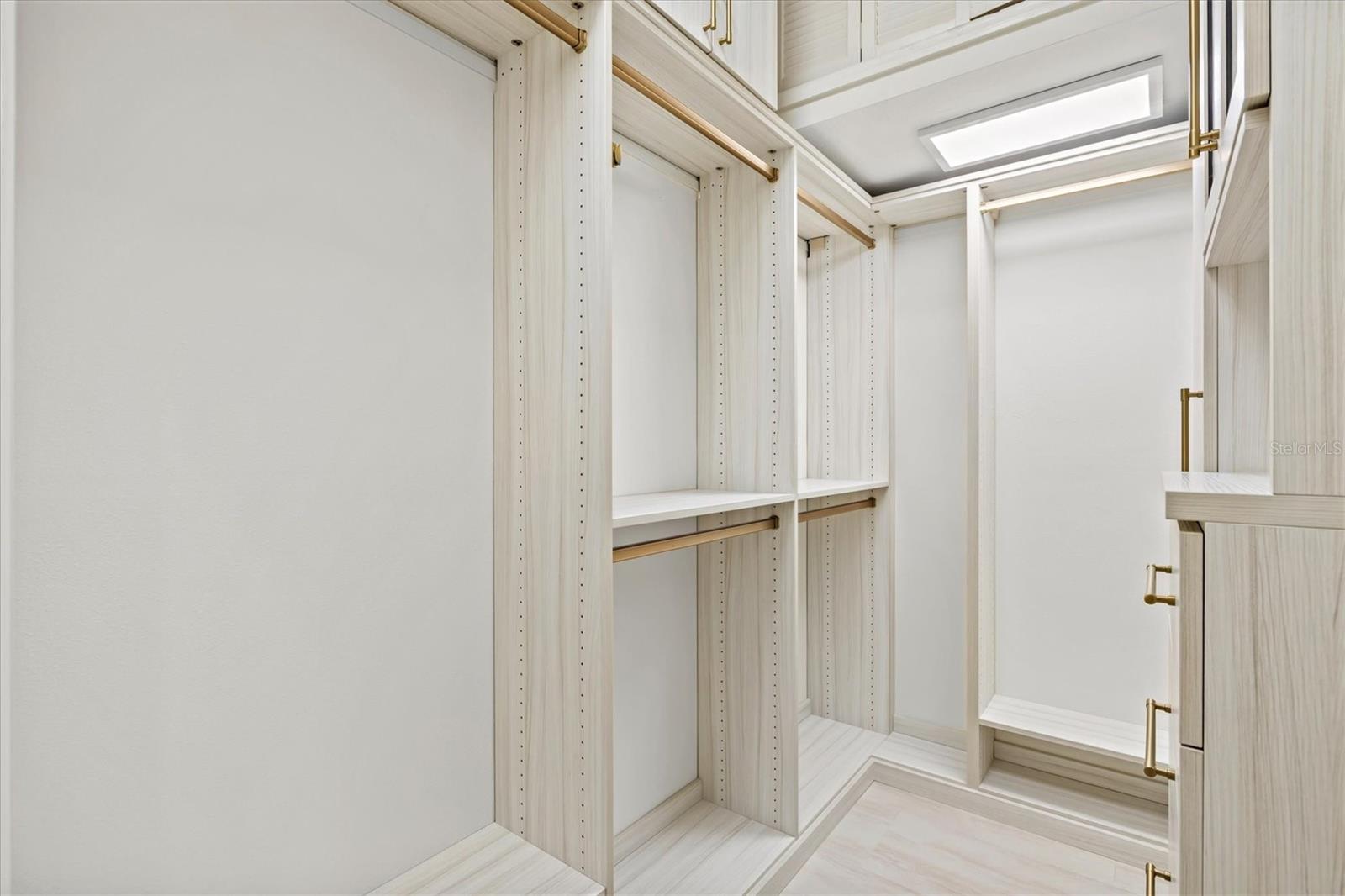 UNIVERSITY PARK COUNTRY CLUB - Residential