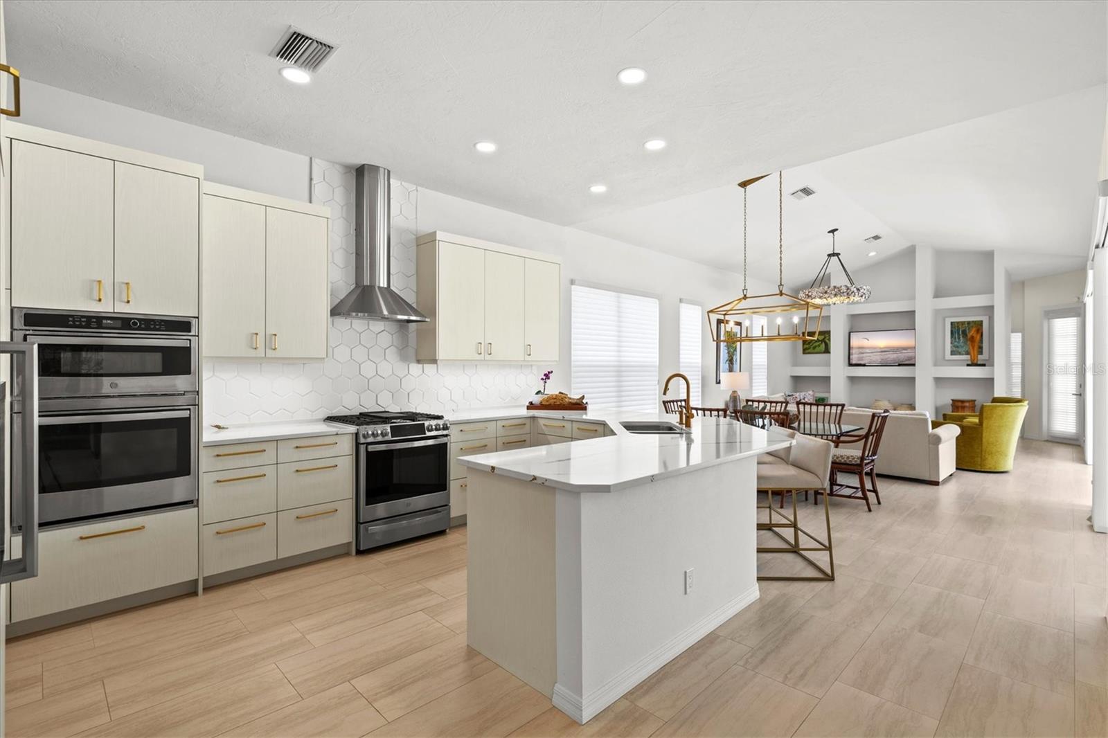 UNIVERSITY PARK COUNTRY CLUB - Residential