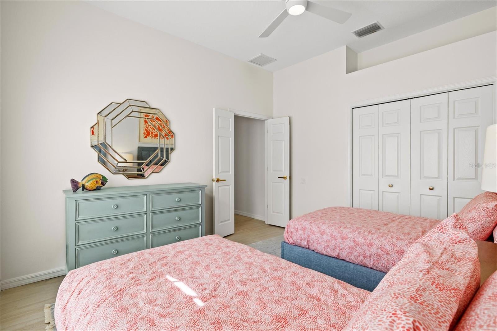 UNIVERSITY PARK COUNTRY CLUB - Residential