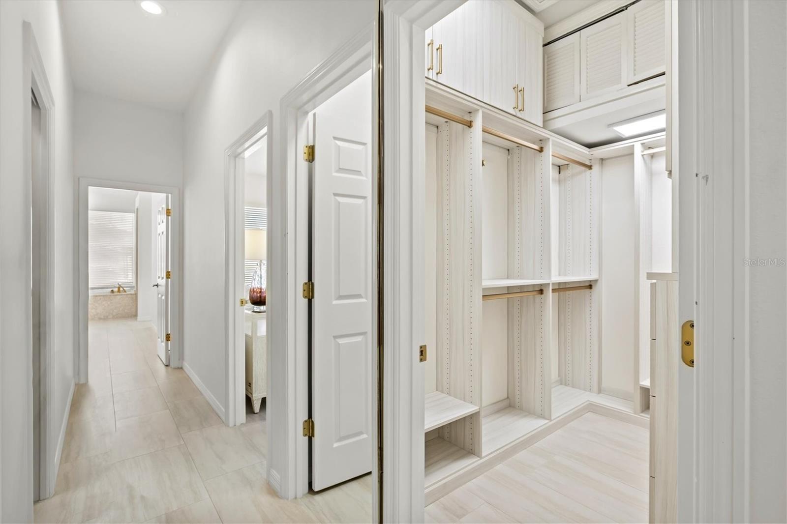 UNIVERSITY PARK COUNTRY CLUB - Residential