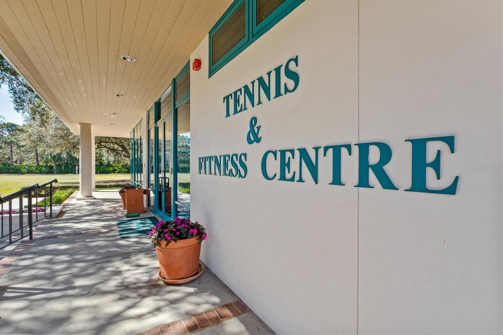 UNIVERSITY PARK COUNTRY CLUB - Residential