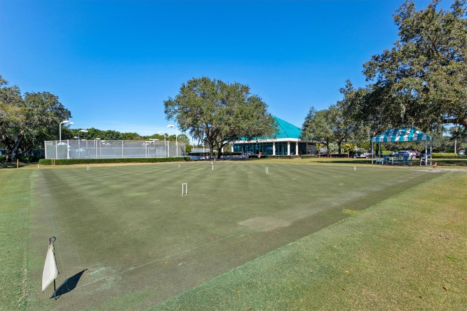 UNIVERSITY PARK COUNTRY CLUB - Residential