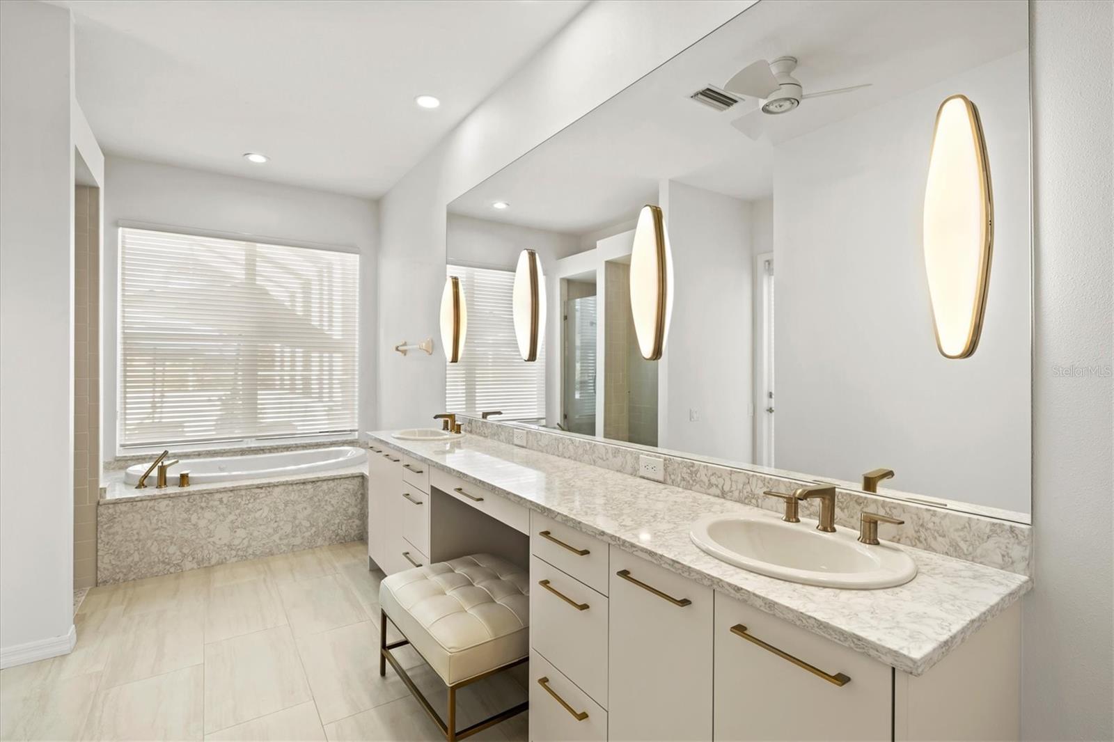 UNIVERSITY PARK COUNTRY CLUB - Residential